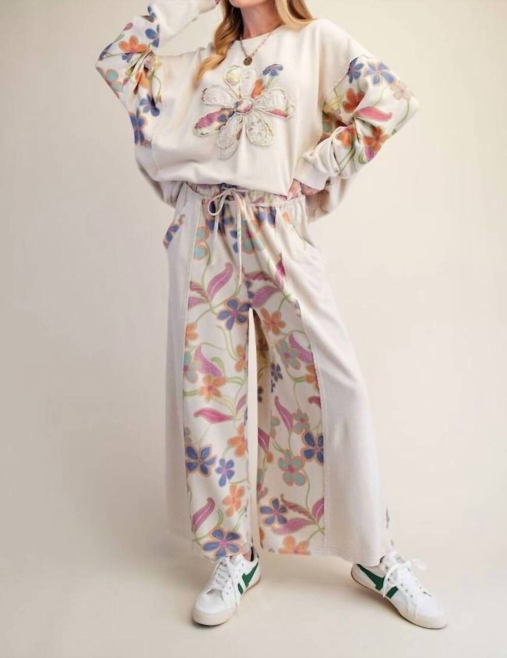 NEW EASEL flower patch top in cream
